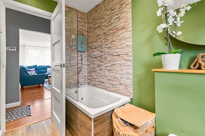 2 Bedroom Flat For Sale In Lesmuir Drive, Glasgow, G14