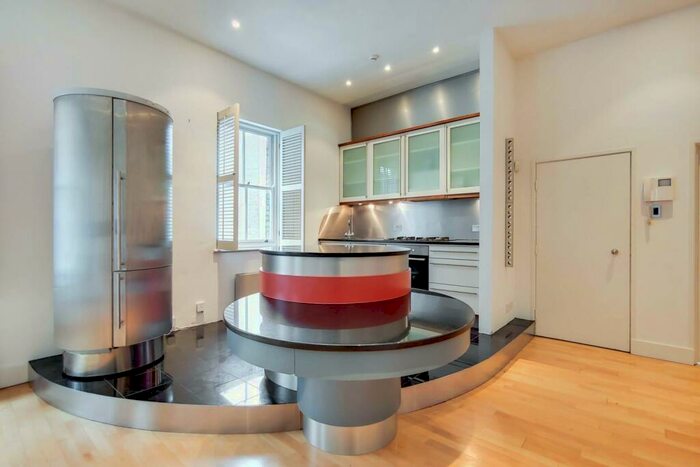 2 Bedroom Maisonette To Rent In New Crane Place, Wapping, London, E1W