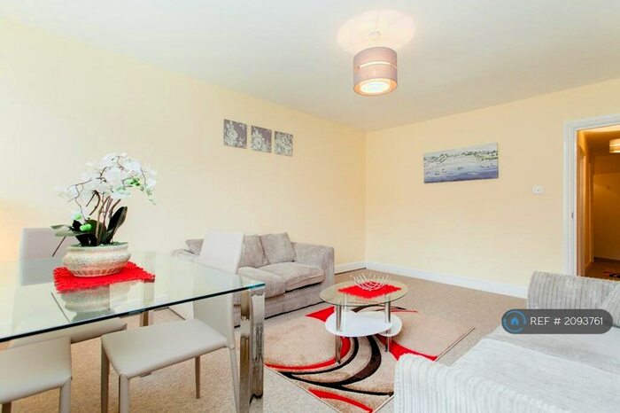 2 Bedroom Flat To Rent In High Road, London, N15