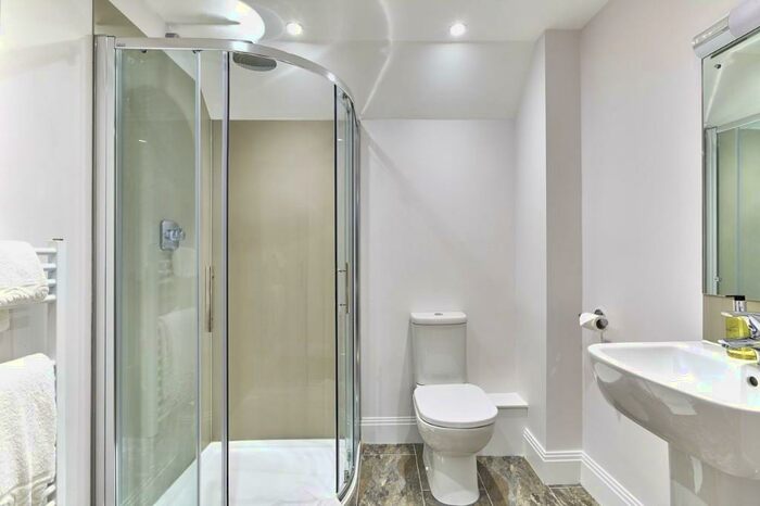 1 Bedroom Flat To Rent In Oxford Street, Newbury, Berkshire, RG14