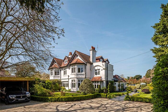 5 Bedroom Semi-Detached House For Sale In Ferry Road, Bray, Berkshire, SL6