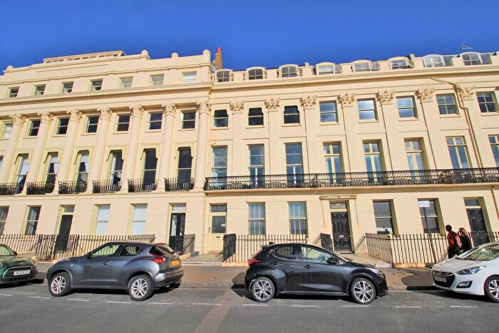2 Bedroom Flat For Sale In Brunswick Terrace, Hove, BN3
