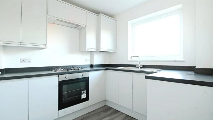 2 Bedroom Flat To Rent In Gravel Hill Close, Bexleyheath, DA6