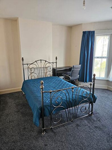 4 Bedroom House To Rent In High Street, Bristol, BS15