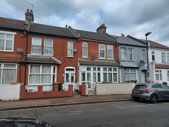 3 Bedroom Terraced House To Rent In Southend Road, London E6