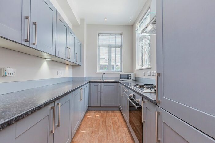 2 Bedroom Flat To Rent In Old Post Office Ct, Abingdon, OX14