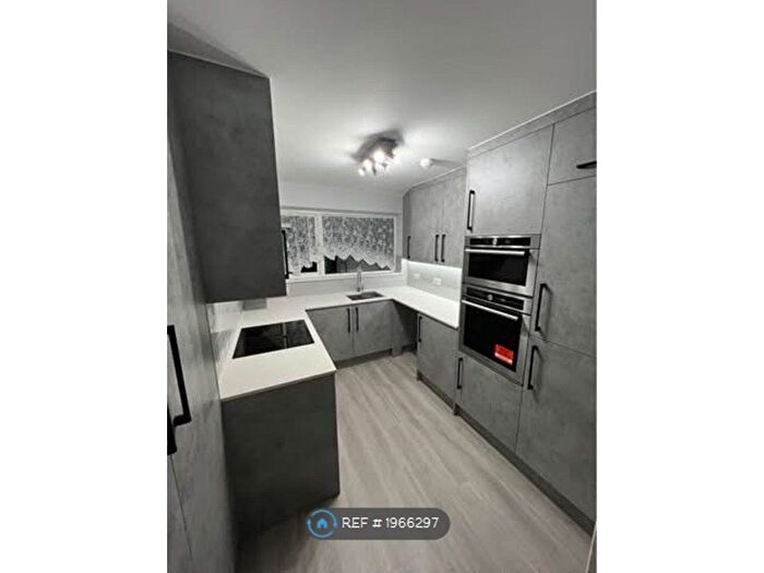 2 Bedroom Flat To Rent In Bethany Waye, Feltham, TW14
