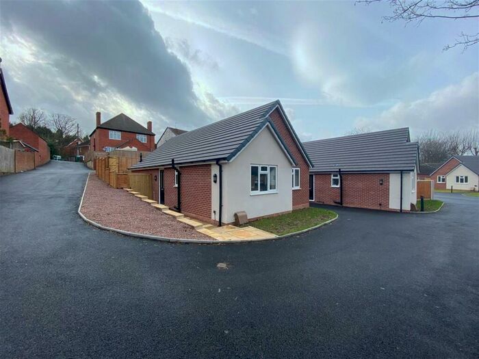 2 Bedroom Detached Bungalow To Rent In Alcova Grove, Cradley Heath, B64