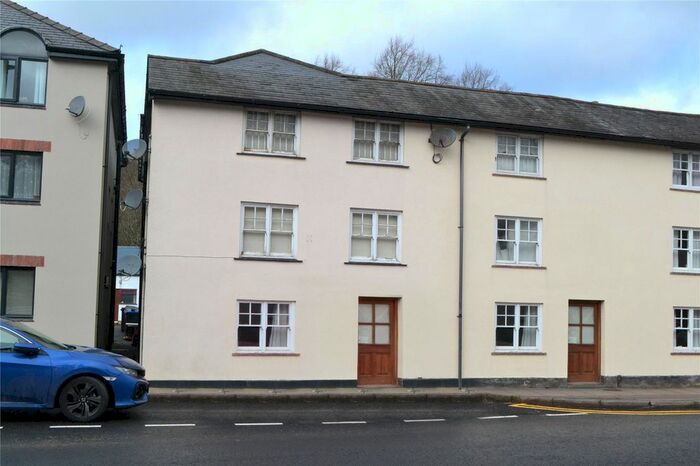 2 Bedroom Flat To Rent In Smithfield Street, Llanidloes, Powys, SY18