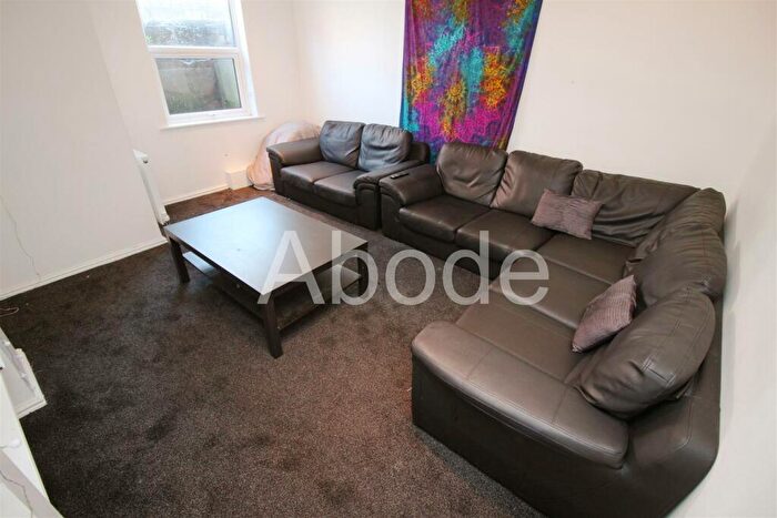 7 Bedroom House To Rent In Chestnut Avenue, Hyde Park, Leeds, LS6