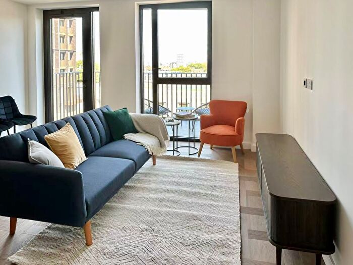 1 Bedroom Flat To Rent In Merino Gardens, London, E1W