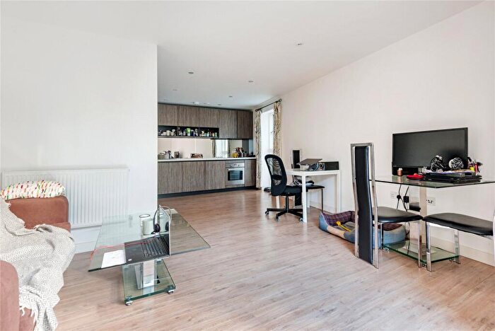 1 Bedroom Flat To Rent In Augustine House, Lewisham, SE13