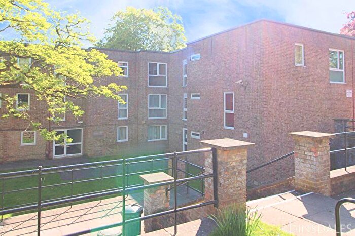 1 Bedroom Apartment To Rent In Lister Gardens, Manningham, Bradford, BD8