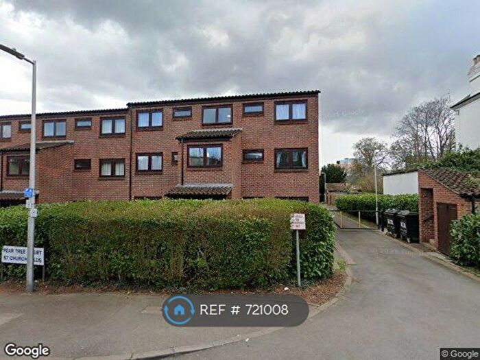 2 Bedroom Flat To Rent In Pear Tree Court, London, E18