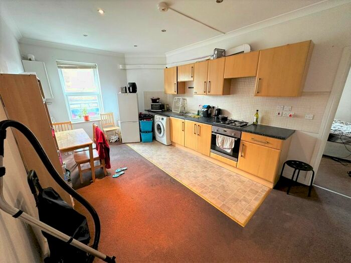 1 Bedroom Flat To Rent In Greenford Road, Harrow, Middlesex, HA1