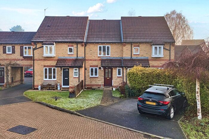 2 Bedroom Terraced House For Sale In Davis Road, Weybridge, KT13