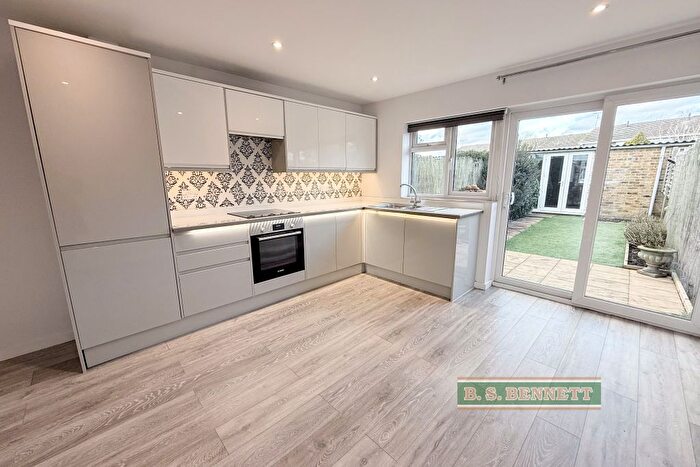 2 Bedroom Terraced House For Sale In Wraysbury, Berkshire, TW19