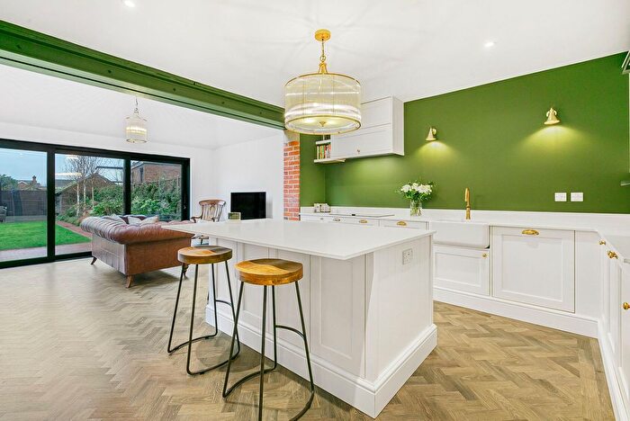 3 Bedroom Cottage For Sale In Station Road, Welham Green, North Mymms, Hatfield, AL9