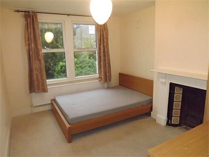 2 Bedroom Flat To Rent In Arodene Road, London, SW2