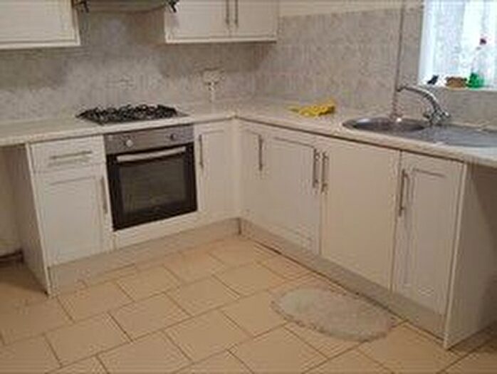 3 Bedroom Terraced House To Rent In The Coppins, Croydon, CR0