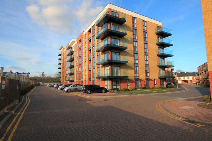2 Bedroom Flat To Rent In Oscar Wilde Road, Reading, Berkshire, RG1