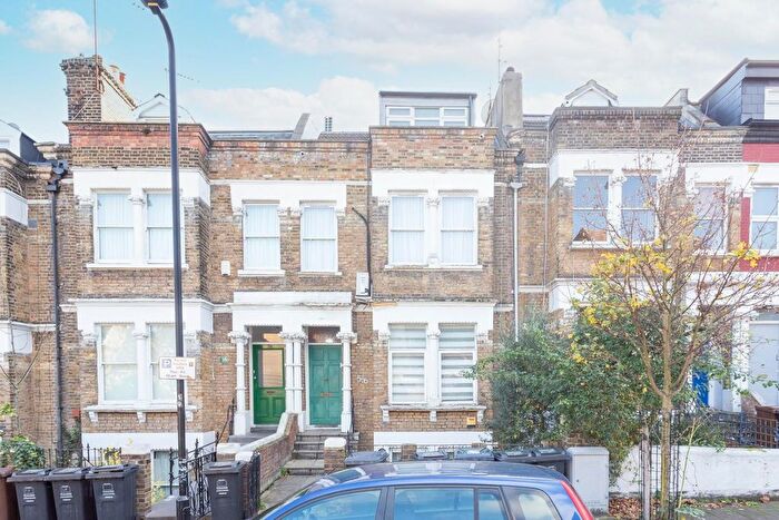 1 Bedroom Flat For Sale In Castlewood Road, London, N16