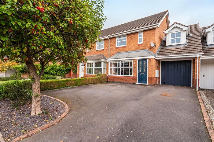 3 Bedroom Semi-Detached House For Sale In Winster Avenue, Dorridge, Solihull, B93