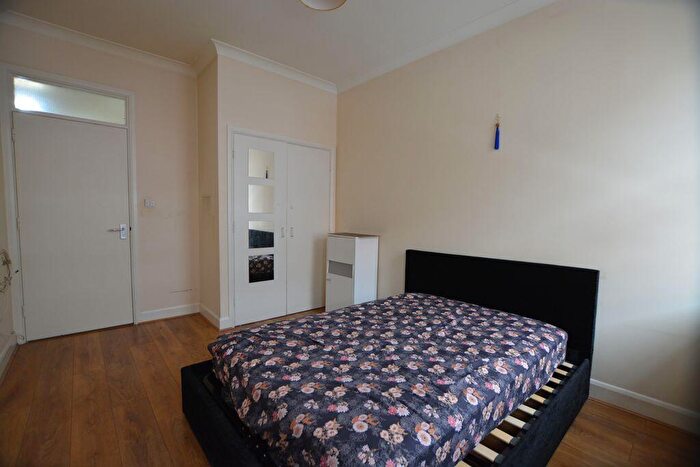 1 Bedroom Flat To Rent In High Street, Slough, SL1