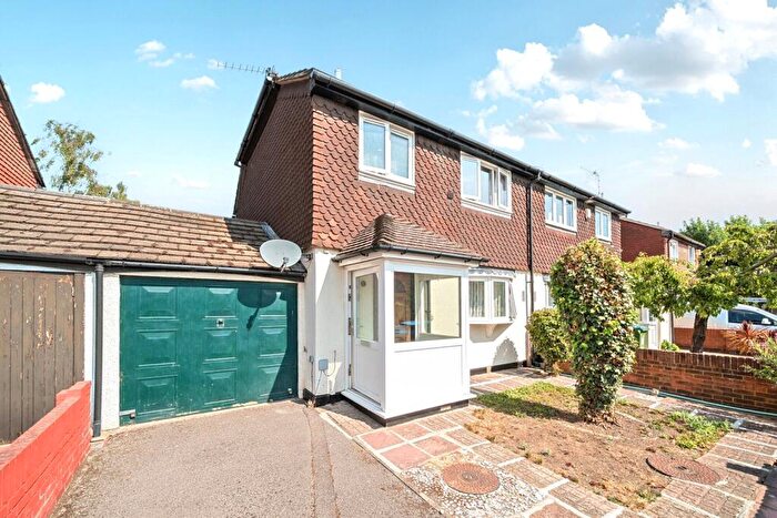 3 Bedroom Semi-Detached House For Sale In Campion Place, Thamesmead, SE28
