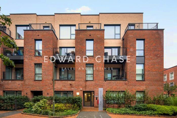 2 Bedroom Flat To Rent In Felar Walk, London, NW9