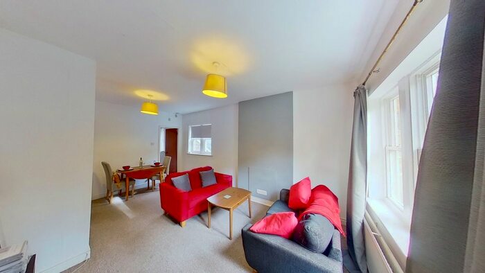 2 Bedroom Flat To Rent In Stonelea Court, Headingley, Leeds, LS6