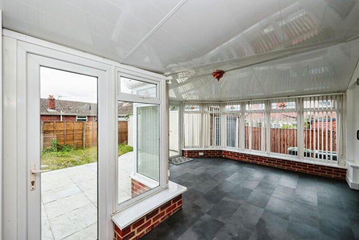 3 Bedroom Semi-Detached House For Sale In Wheatsheaf Drive, Waterlooville, Hampshire, PO8
