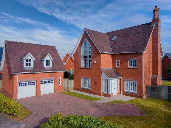 6 Bedroom Detached House To Rent In Freshwater Drive, Weston, Crewe, Cheshire, CW2