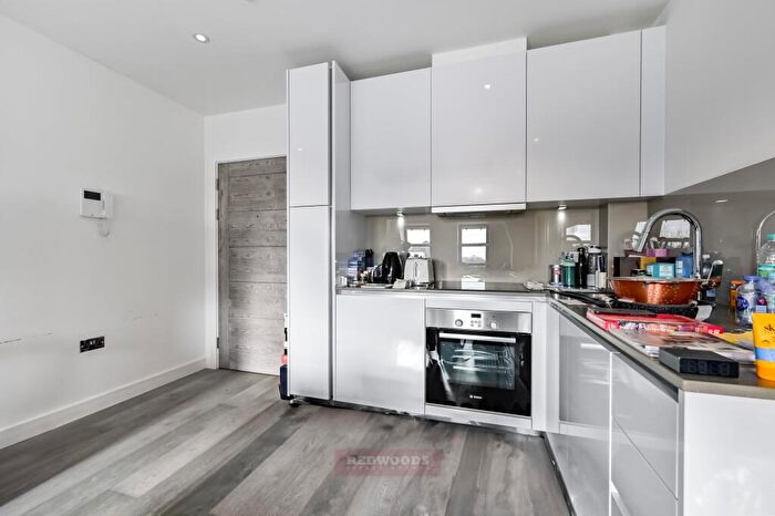 1 Bedroom Apartment For Sale In The Coppice, SL1