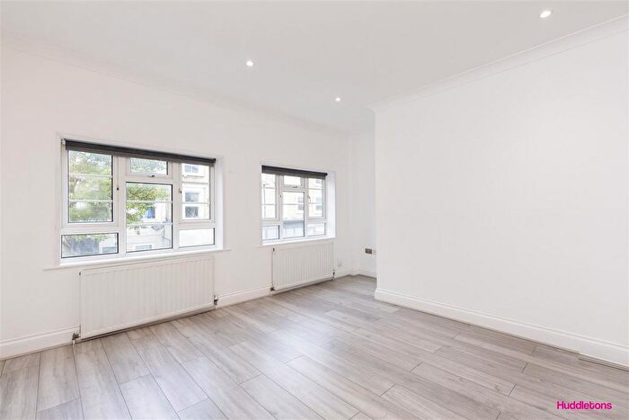 1 Bedroom Flat To Rent In Hercules Street, London, N7