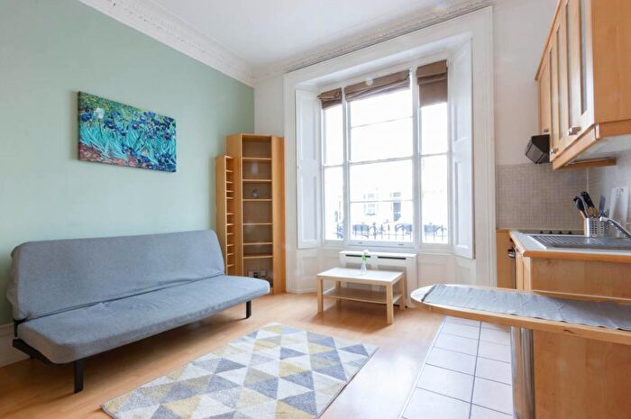 Studio To Rent In Belgrave Road, Pimlico, London, SW1V