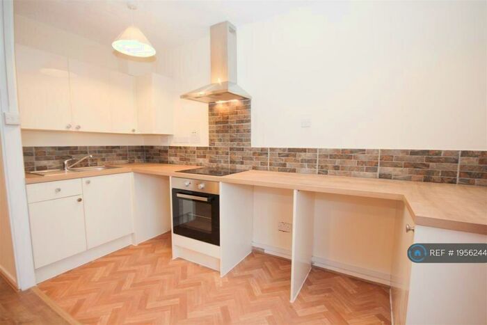 Studio To Rent In Shakespeare Road, Royal Wootton Bassett, Swindon, SN4