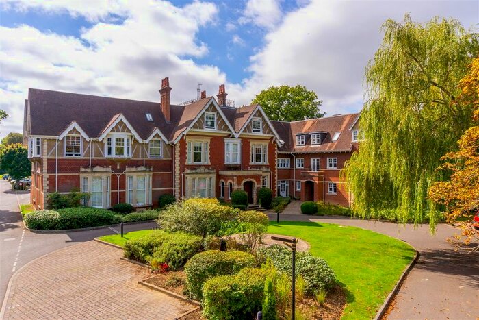 1 Bedroom Flat To Rent In Massetts Road, Horley, RH6