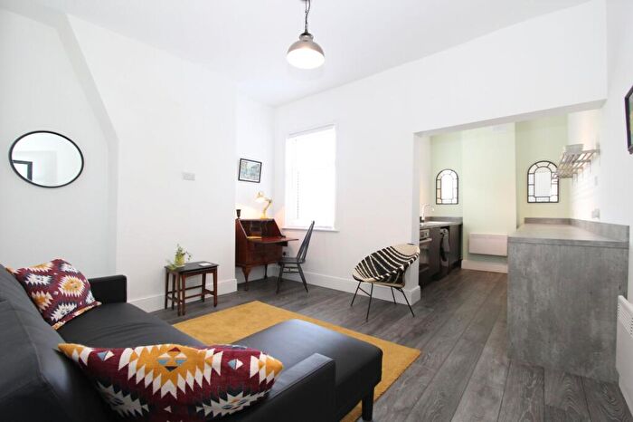 1 Bedroom Flat To Rent In Victoria Street, Stoke-On-Trent, ST4