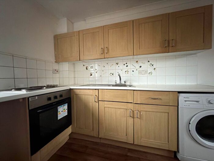 2 Bedroom Maisonette To Rent In Water Lane, Purfleet On Thames, RM19