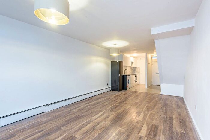 2 Bedroom Flat To Rent In Finchley Road, Swiss Cottage, London, NW3