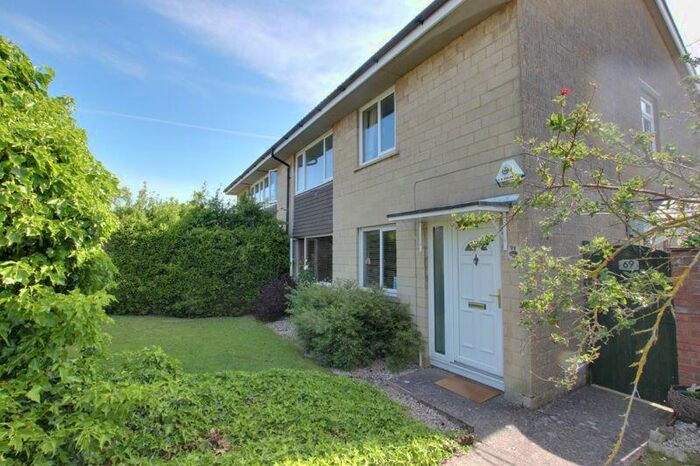 2 Bedroom Flat To Rent In Kingsdown Road, Trowbridge, BA14