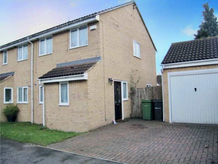 3 Bedroom House To Rent In Douglas Road, Maidstone, Kent, ME16