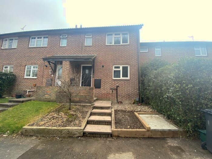 3 Bedroom House To Rent In Fitzjohn Close, Merrow Park, GU4