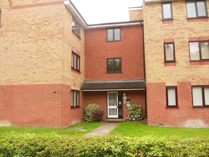 Studio To Rent In Prestatyn Close, Stevenage Old Town, SG1