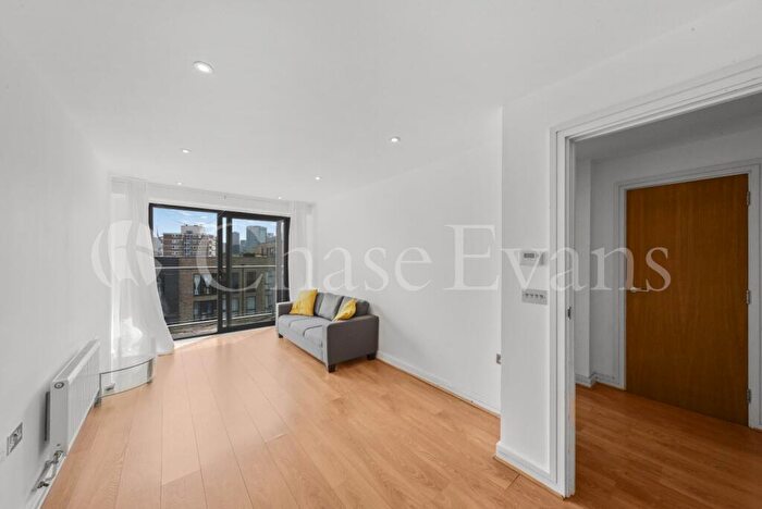 1 Bedroom Flat To Rent In Aqua Vista Square, Bow, London, E3