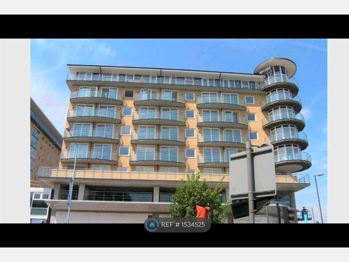 1 Bedroom Flat To Rent In Azalea House, Feltham, TW13