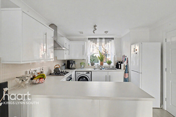 2 Bedroom Link Detached House For Sale In Sandpiper Way, King's Lynn, PE30