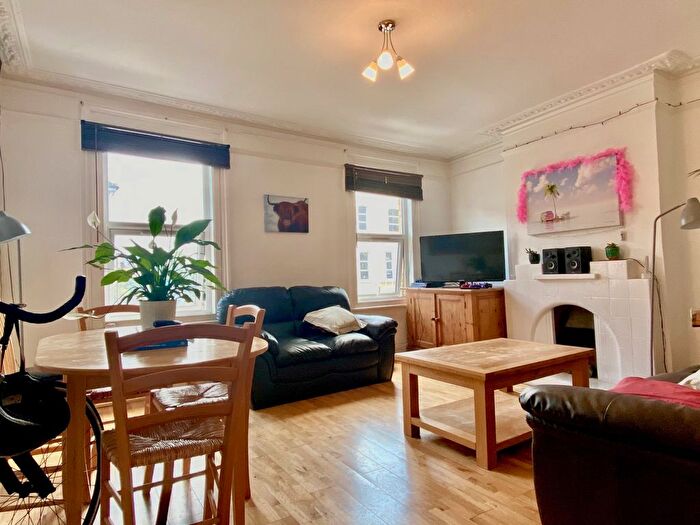 4 Bedroom Flat To Rent In Santley Street, London, SW4