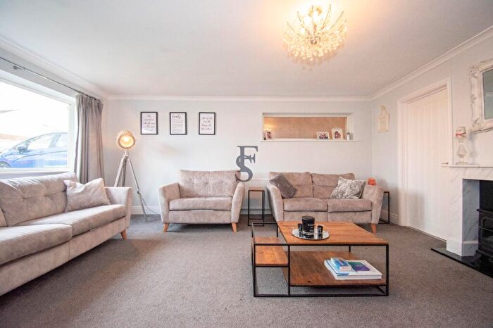 5 Bedroom Detached House For Sale In Redruth Avenue, Wigston, LE18